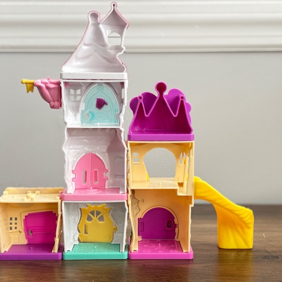 Disney DOORABLES Enchanted Princess Playset Houses Figures PASCAL RAPUNZEL FLYNN - Picture 7 of 9